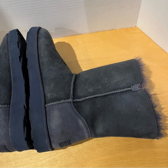 UGG Classic Knot Genuine Shearling Lined Short Boot Blue Size 9 #M1016416 - Picture 7 of 10